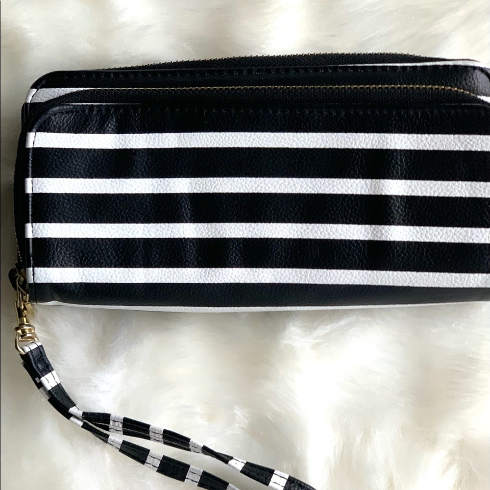 Target Long Wallet